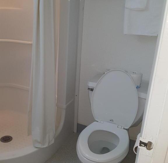 غرفة قياسية سرير كينج, Sioux City Inn