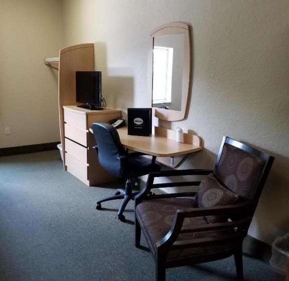 غرفة قياسية لذوى الاحتياجات الخاصة, Suburban Studios Morgantown