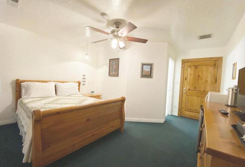 스탠다드 룸, The Snuggle Inn