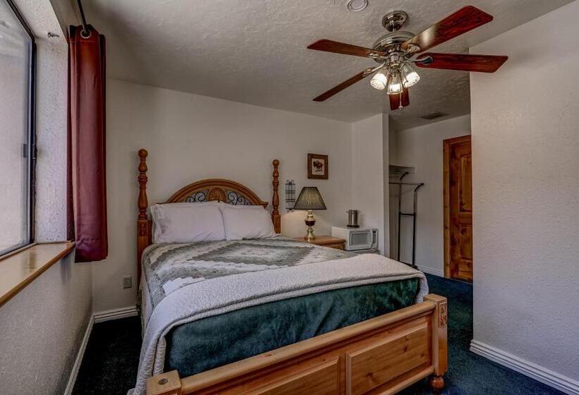 스탠다드 룸, The Snuggle Inn