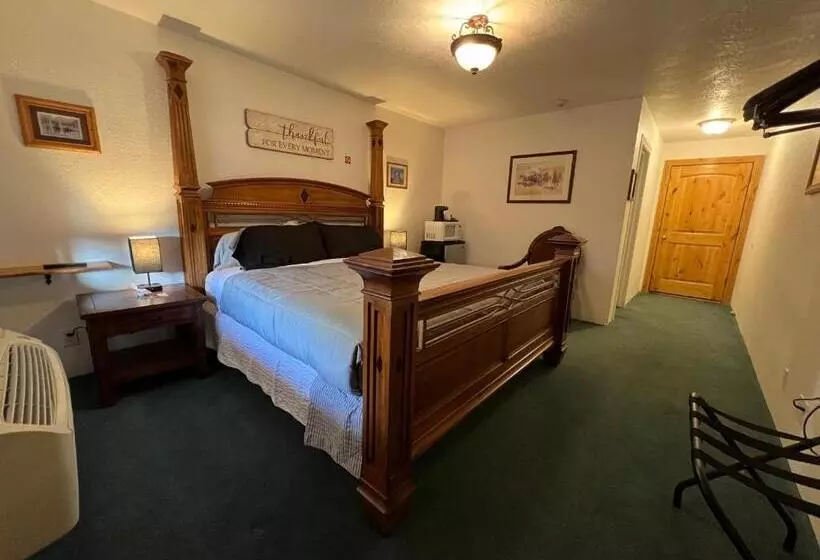 キングサイズベッドのスタンダードルーム, The Snuggle Inn