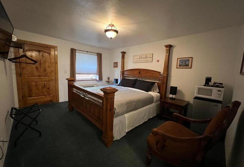 스탠다드 룸 킹사이즈 침대, The Snuggle Inn