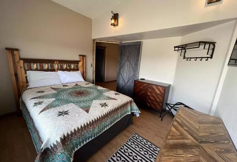 3ベッドルームスイート, The Snuggle Inn