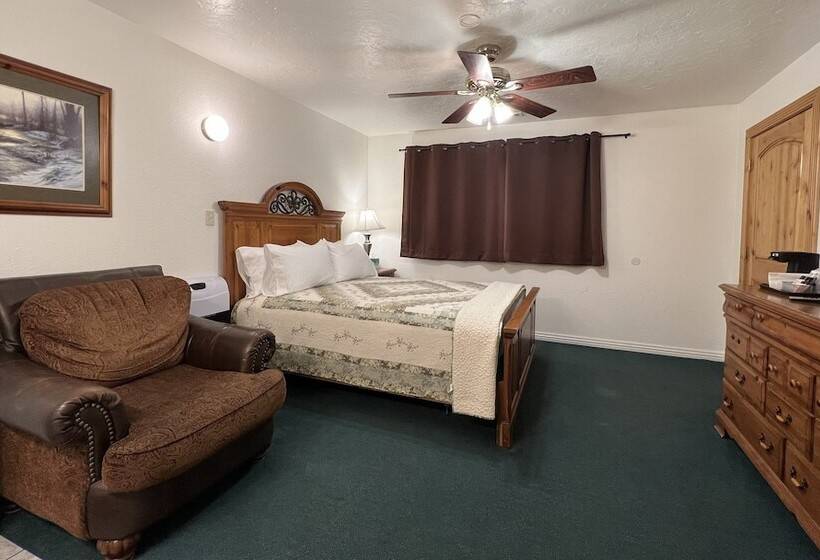 디럭스 룸, The Snuggle Inn