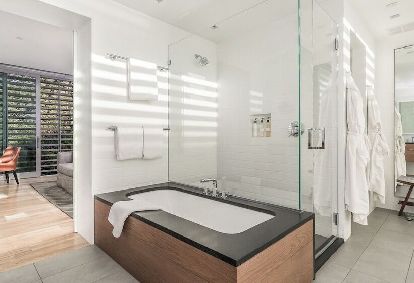 منزل غرفة نوم واحدة, Topping Rose House