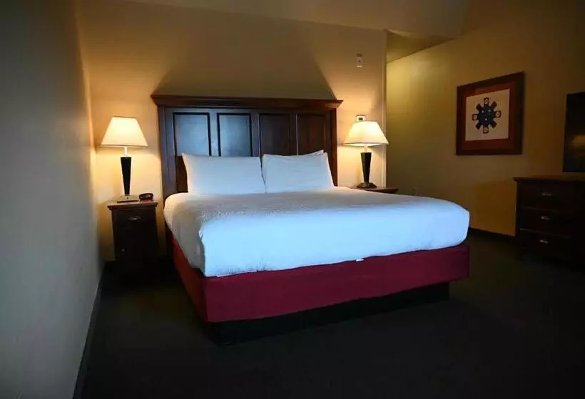 キングサイズベッドのデラックスルーム, Little Creek Casino Resort