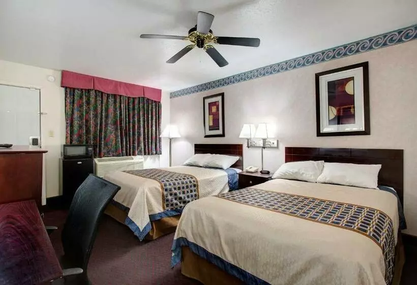 ２ダブルベッドのスタンダードルーム, Carlsbad Inn , New Mexico