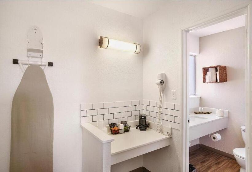 带2个双人床的标准工作室, Carlsbad Inn , New Mexico