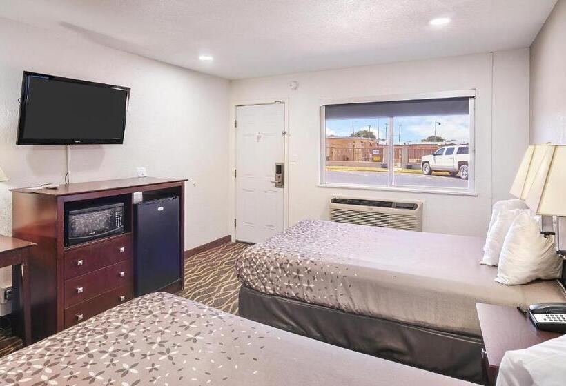 带2个双人床的标准工作室, Carlsbad Inn , New Mexico