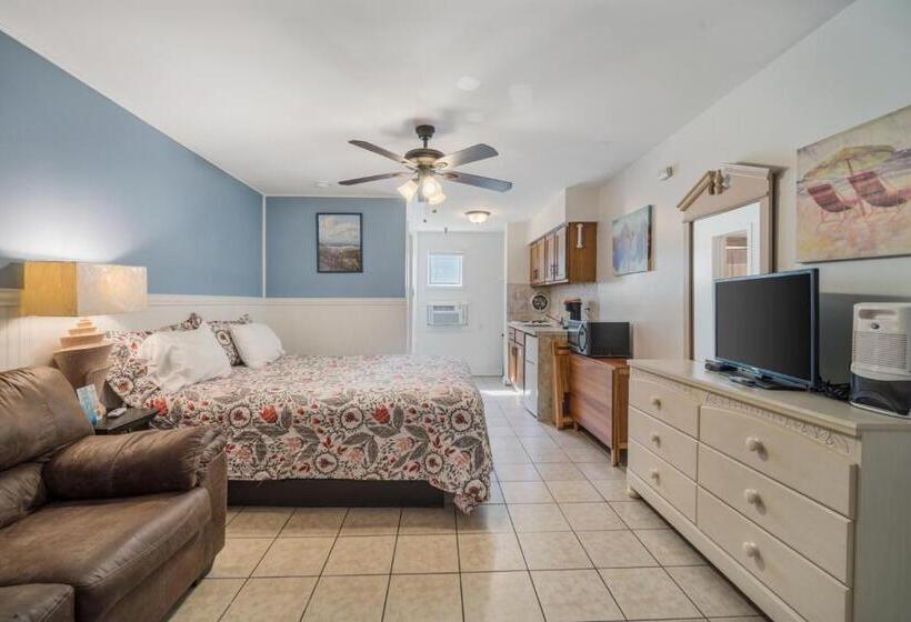 带大床的标准工作室, Sahara Motel