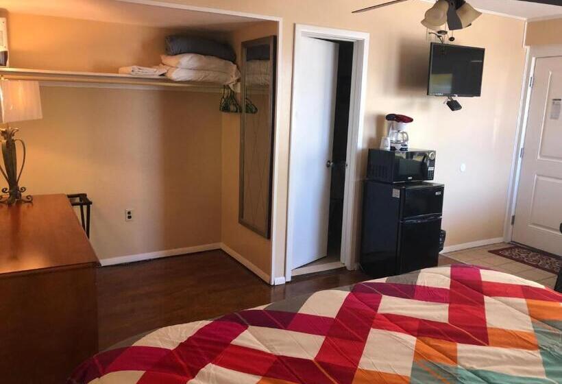 带大床的标准间, Sahara Motel