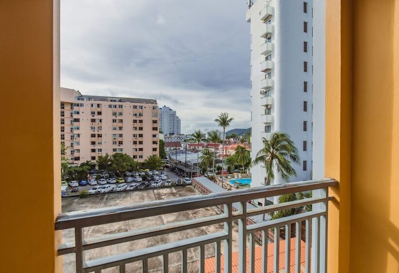 디럭스 스위트 킹 침대, Elite Suites Patong