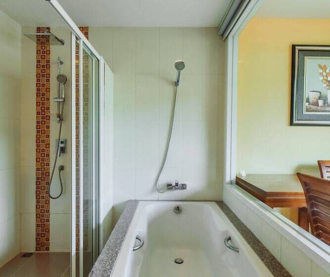 이그제큐티브 스위트, Elite Suites Patong