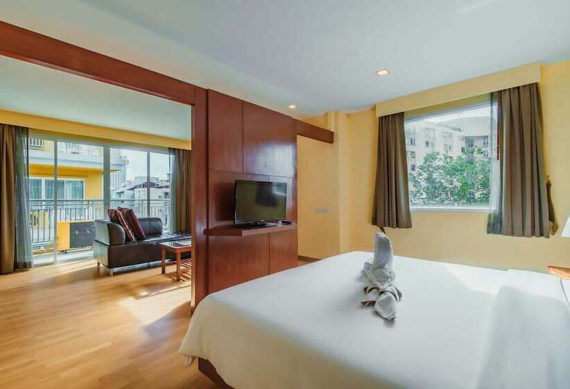 패밀리 스위트, Elite Suites Patong