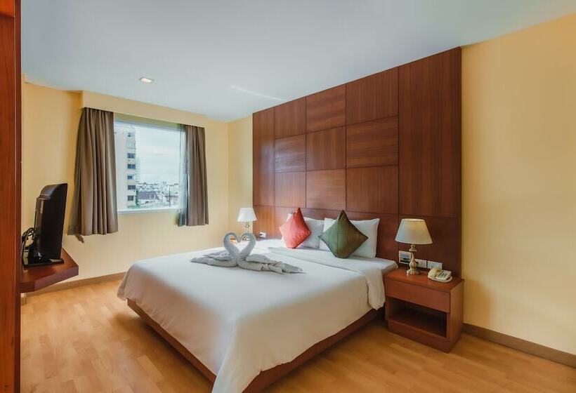 패밀리 스위트, Elite Suites Patong