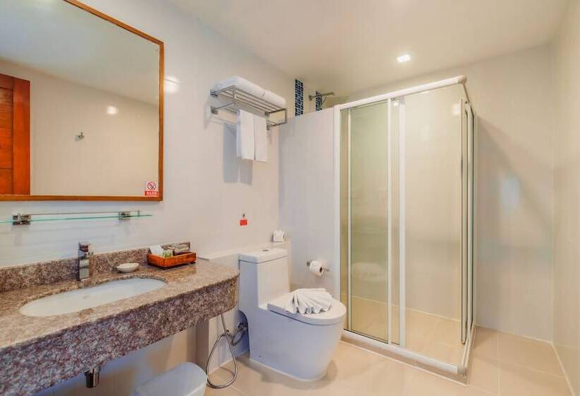 펜트하우스 스위트, Elite Suites Patong