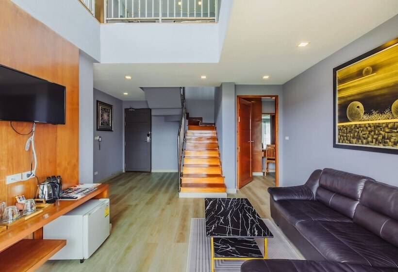 펜트하우스 스위트, Elite Suites Patong