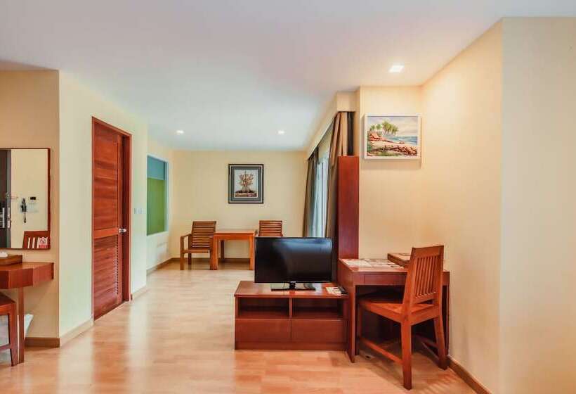 디럭스 스위트, Elite Suites Patong