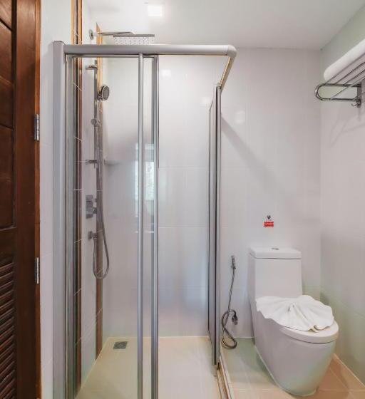디럭스 스위트 킹 침대, Elite Suites Patong