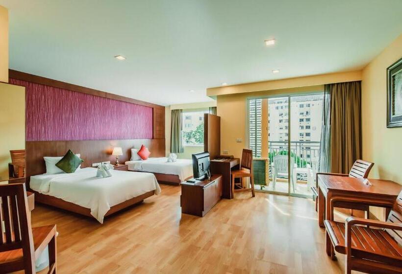 디럭스 스위트, Elite Suites Patong