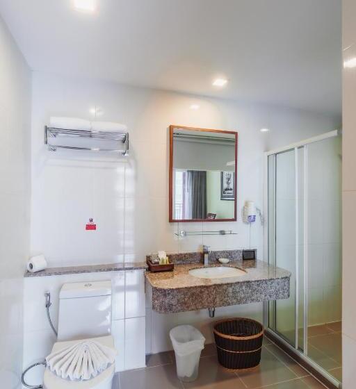 디럭스 스위트, Elite Suites Patong