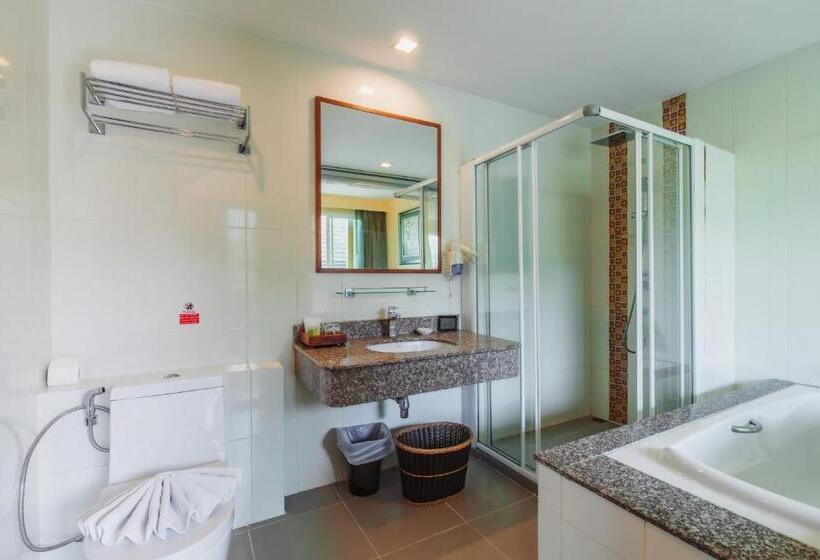 이그제큐티브 스위트, Elite Suites Patong