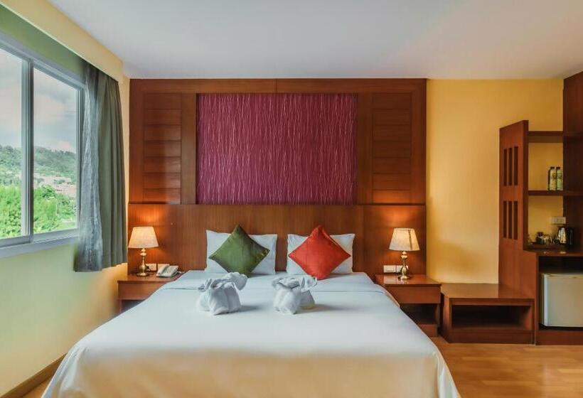 이그제큐티브 스위트, Elite Suites Patong