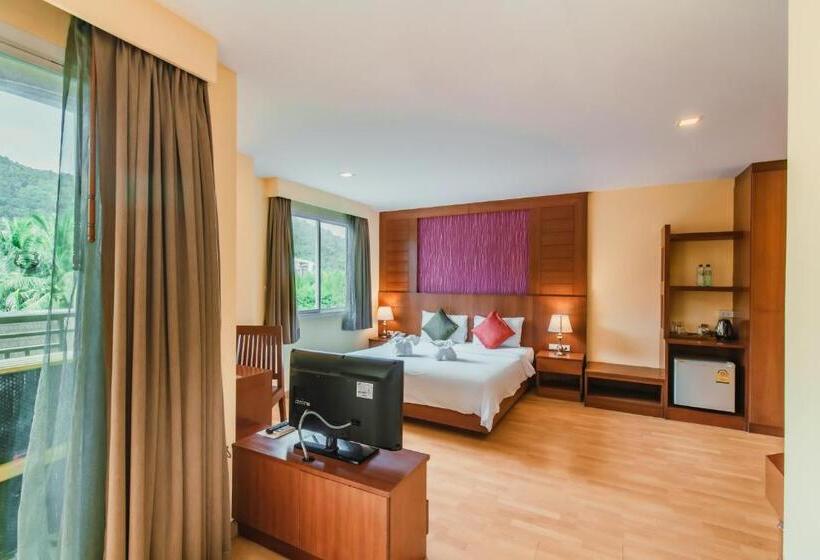 이그제큐티브 스위트, Elite Suites Patong