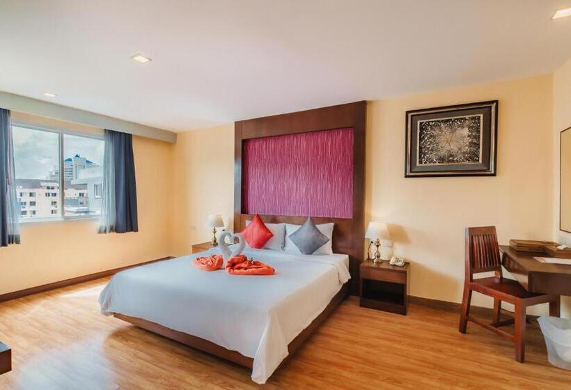 2 Bedroom Suite Pool View, Elite Suites Patong