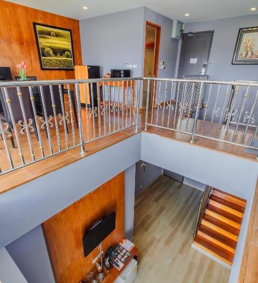 펜트하우스 스위트, Elite Suites Patong