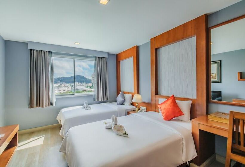 펜트하우스 스위트, Elite Suites Patong