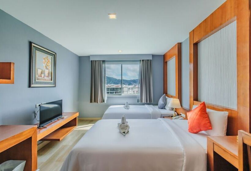 펜트하우스 스위트, Elite Suites Patong