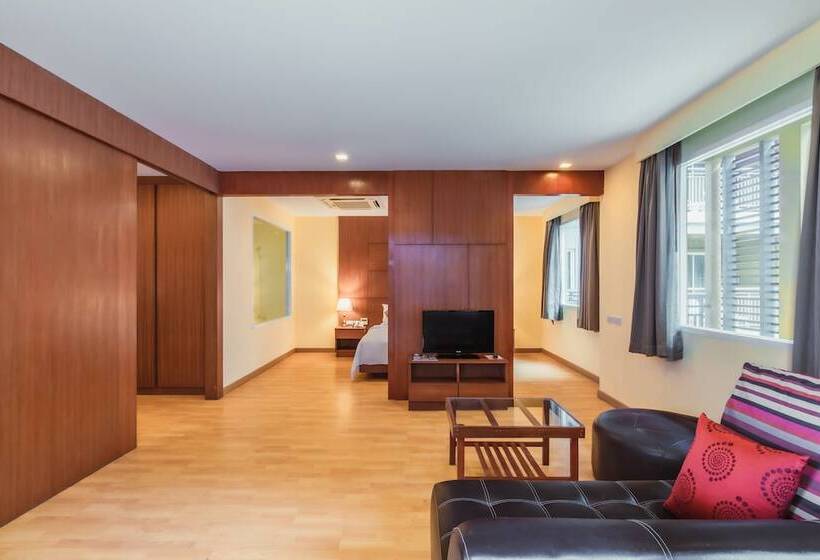 패밀리 스위트, Elite Suites Patong