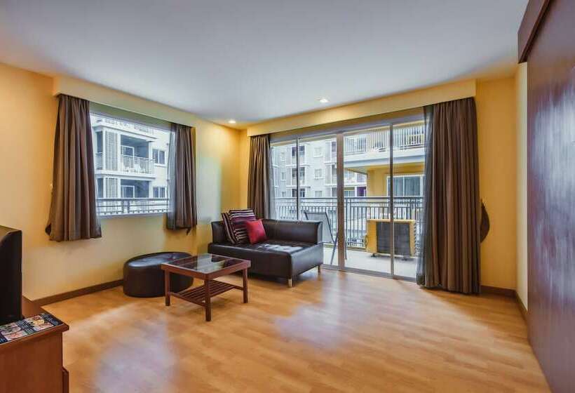 패밀리 스위트, Elite Suites Patong