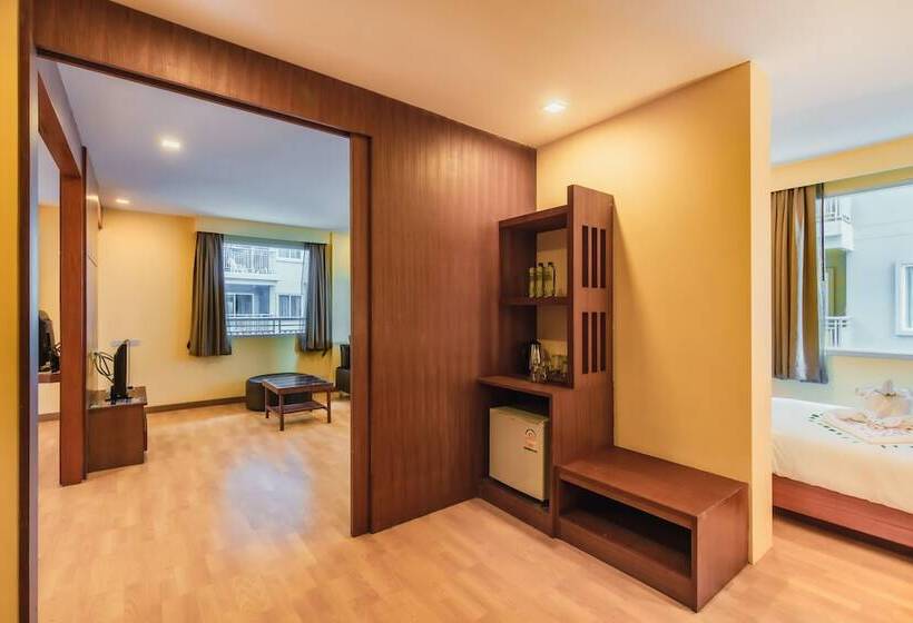 패밀리 스위트, Elite Suites Patong