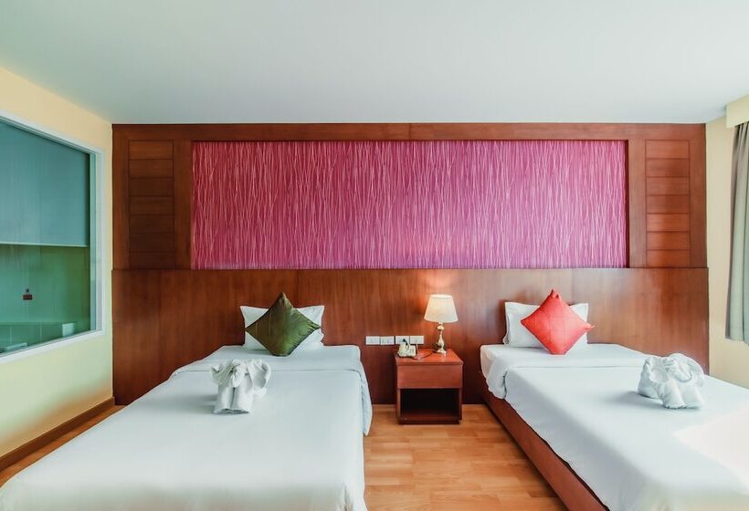 디럭스 스위트, Elite Suites Patong