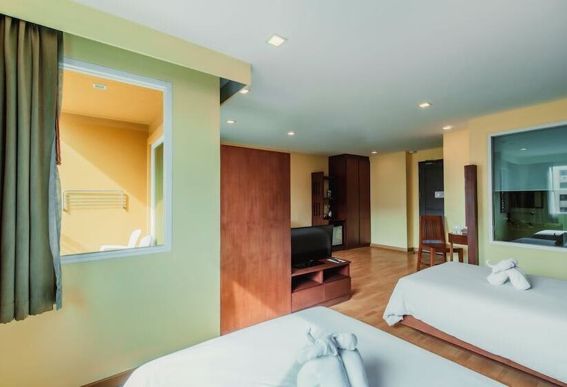 디럭스 스위트, Elite Suites Patong