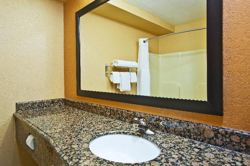 2 Bedroom Suite Pool View, Elite Suites Patong