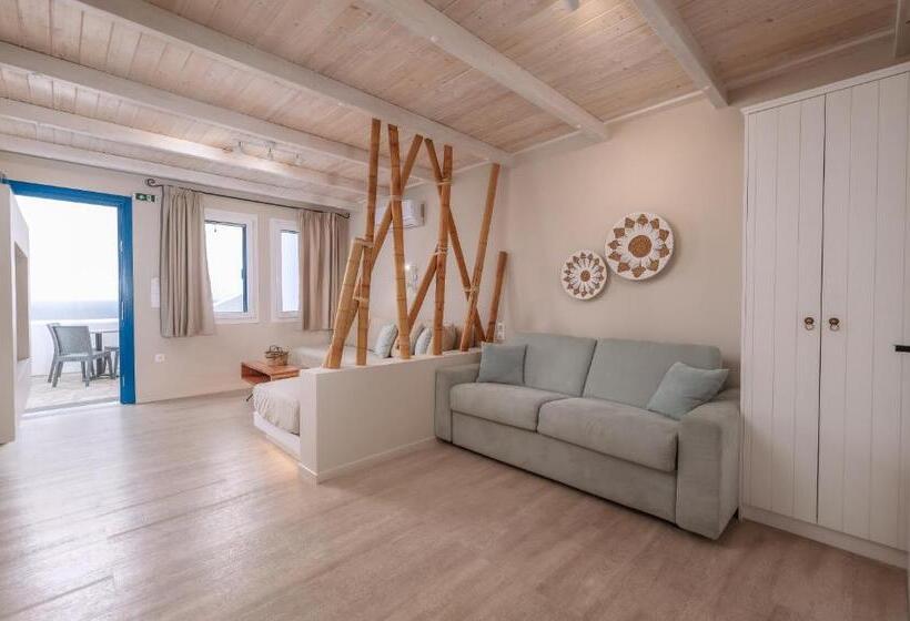 オーシャンビュースイート, Blue Bay Resort Village