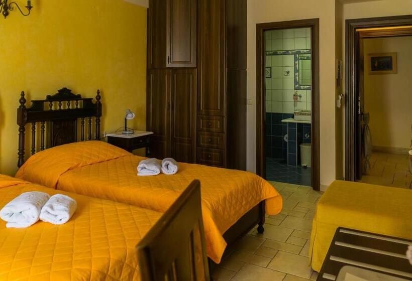 سوئیت 2 خوابه, Epavlis Boutique Galaxidi