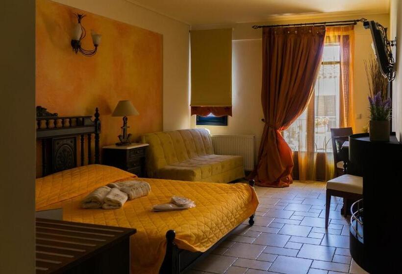 سوئیت 2 خوابه, Epavlis Boutique Galaxidi