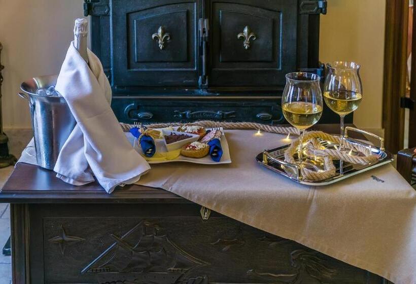 سوییت لوکس, Epavlis Boutique Galaxidi