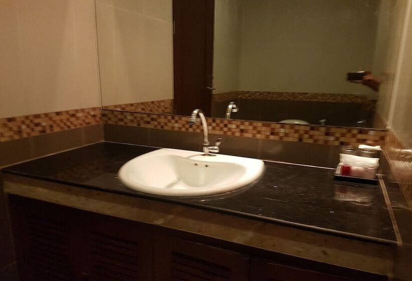 غرفة ديلوكس مطلّة علي البحر, Grand Hill Residence