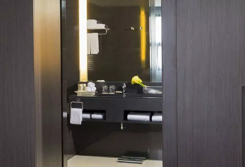 シティビューのダブルベッドスタンダードルーム, Holiday Inn Bangkok Sukhumvit, An Ihg