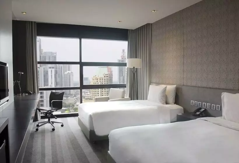 スタンダードシティビュールーム, Holiday Inn Bangkok Sukhumvit, An Ihg