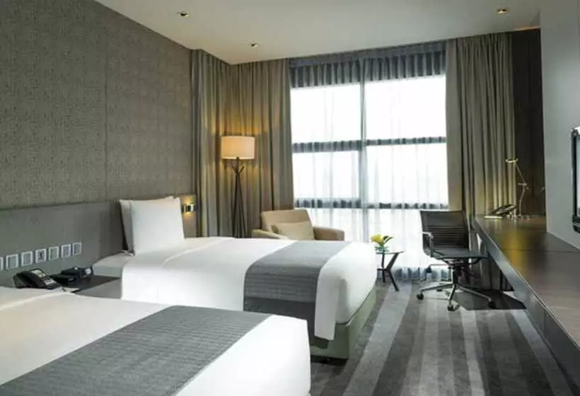スタンダードシティビュールーム, Holiday Inn Bangkok Sukhumvit, An Ihg