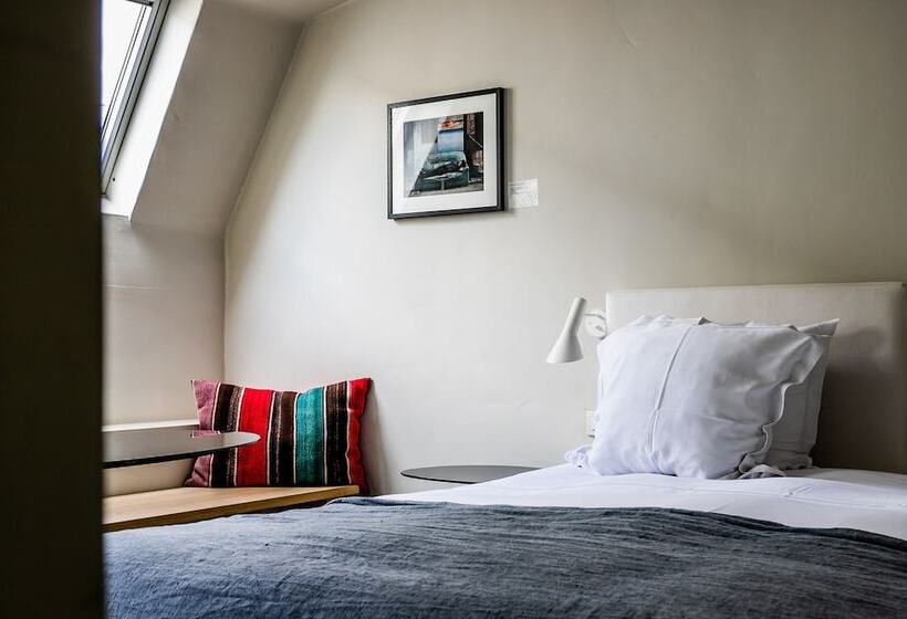 غرفة قياسية, Julien