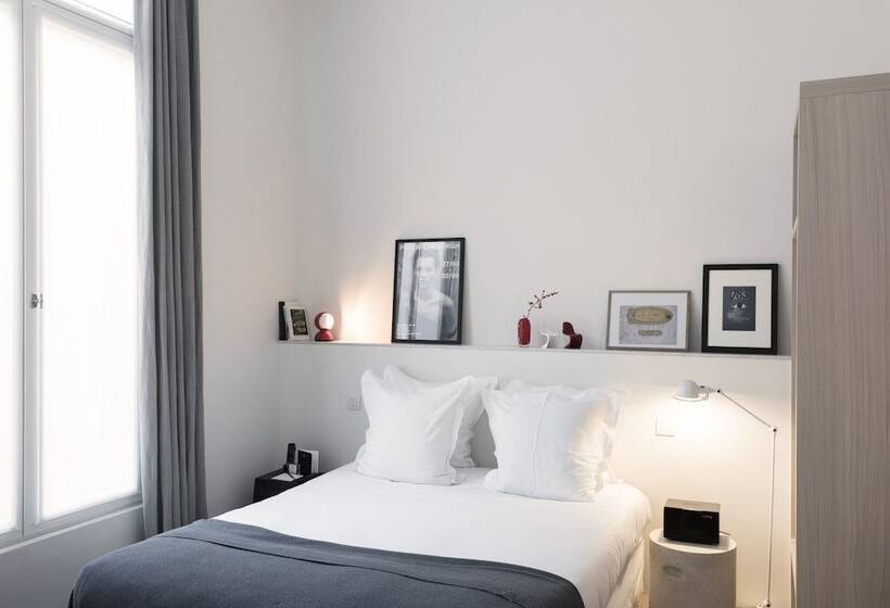 غرفة قياسية, Julien