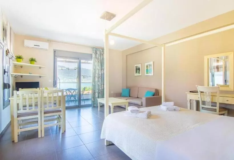 ファミリーステューディオ, Ntinas Filoxenia Hotel & Spa