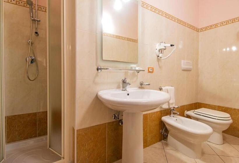 غرفة قياسية رباعية, San Francisco